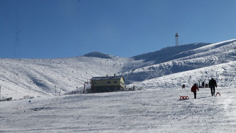 Ankara Elmadağ’da kayak keyfi