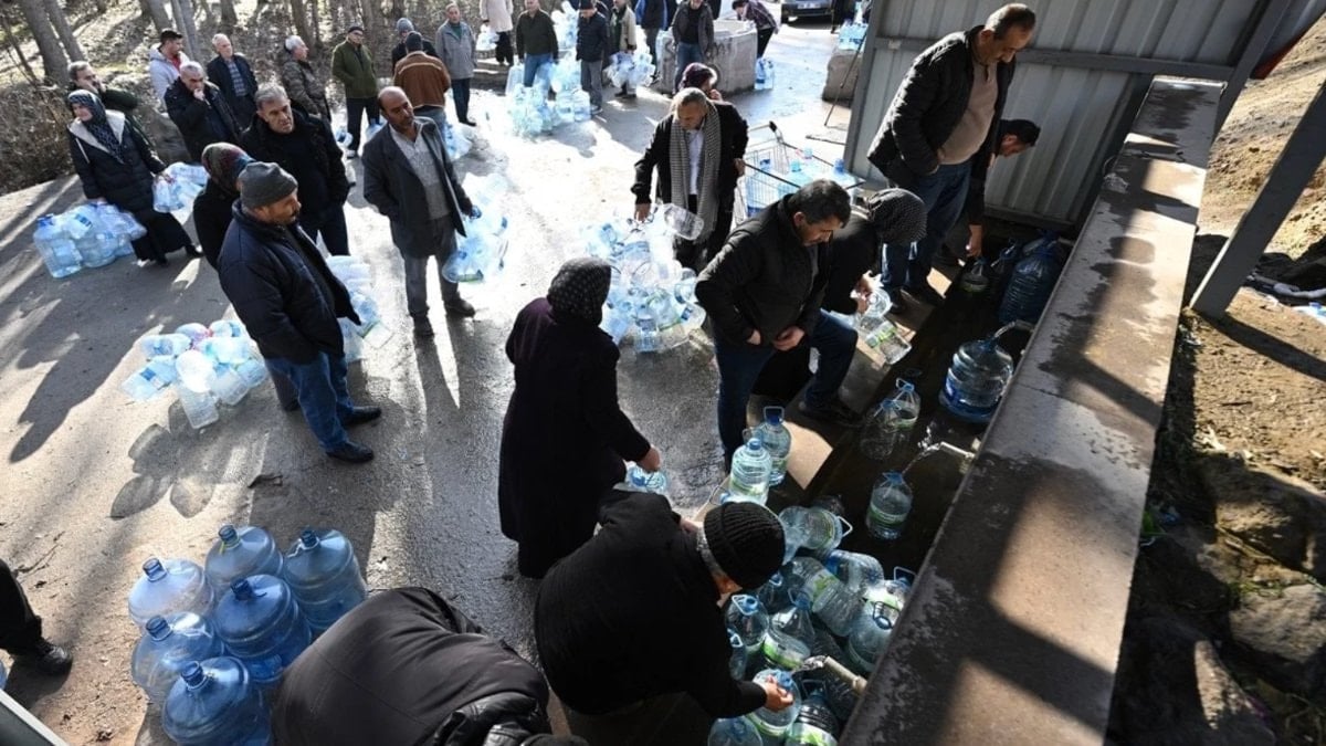 Ankara’da vatandaşlar suyu tankerlerden alıyor