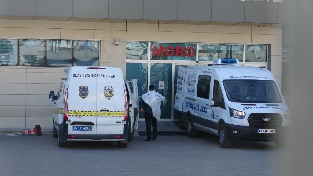 Antalya’da 14 yaşındaki çocuk yol kenarında ölü bulundu: Ailesi gözyaşlarına boğuldu