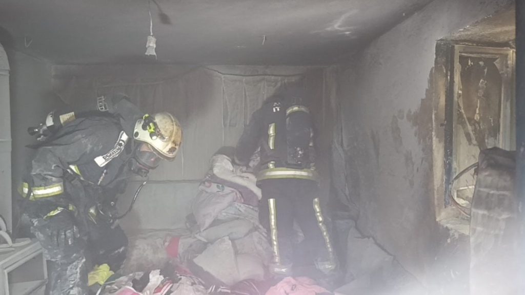 Antalya’da binada korkutan yangın