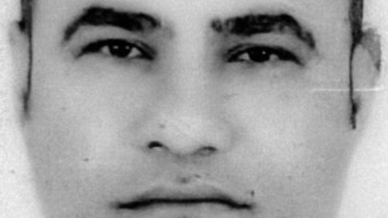 Antalya’da eşi ve kızını katletti