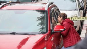 Antalya’da eşinin öldüğünü gören kadın feryat etti