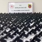 Antalya’da mühimmat kaçakçılığı operasyonu: 2 şüpheli yakalandı