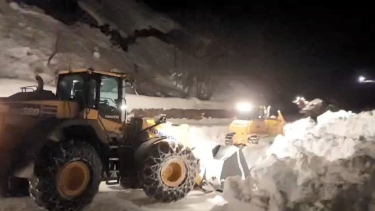 Artvin Macahel Geçidi’nde karla mücadele