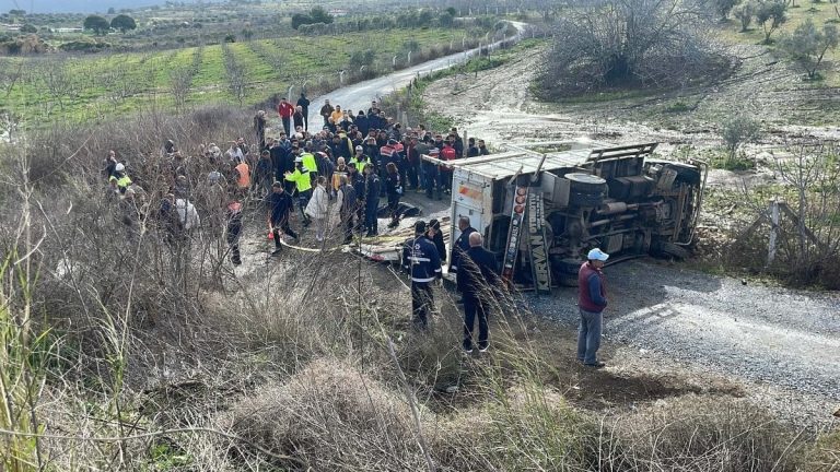 Aydın’da kamyonetin tali yola yuvarlanması sonucu 1 kişi hayatını kaybetti