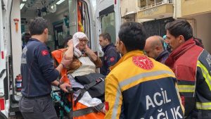 Aydın’da taziye evine yemek yaparken evini yakıyordu