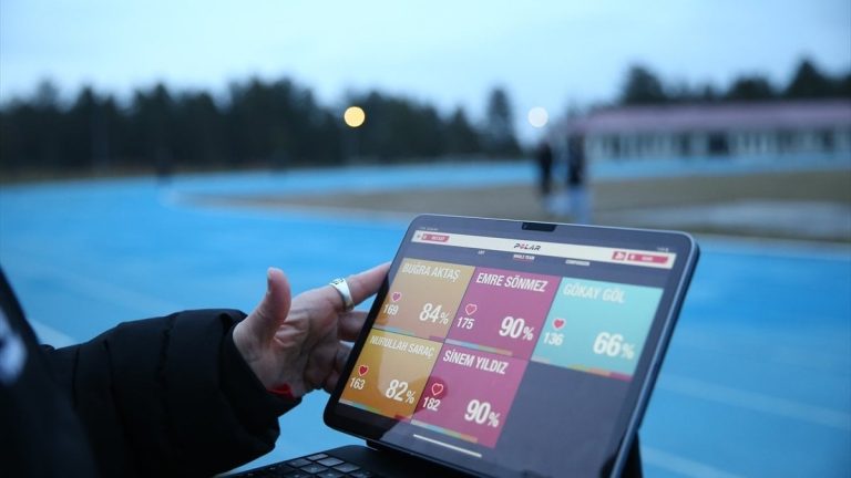 Badmintoncuların kalpleri “akıllı sensör” ile kontrol ediliyor