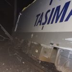 Balıkesir’de heyelanla gelen facia: Tren vagonu raydan çıktı