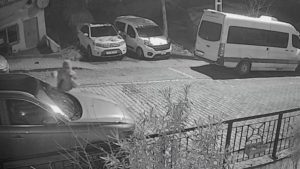 Başakşehir’de gece yarısı levye dehşeti