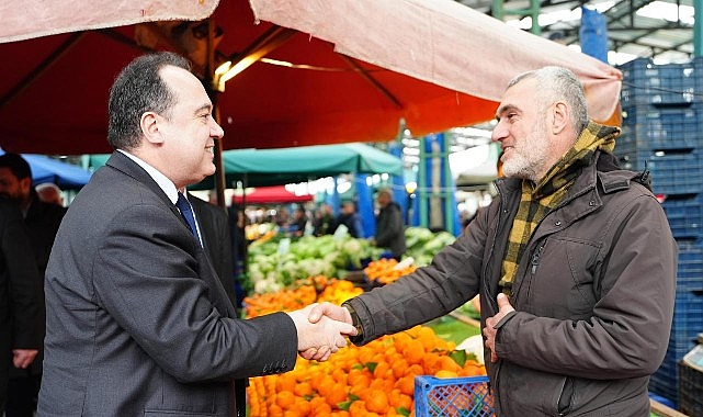 Başkan Dutlulu Perşembe Pazarı’nda Esnafla Bir Araya Geldi