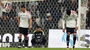 Beşiktaş öne geçtiği 7 maçta 16 puan kaybetti