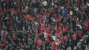 Beşiktaş taraftarından ‘yönetim istifa’ tepkisi