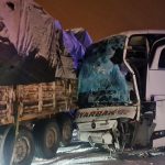Bingöl’de yolcu otobüsü tıra çarptı