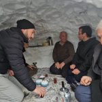Bitlis’te esnaf biriken kardan çay evi yaptı