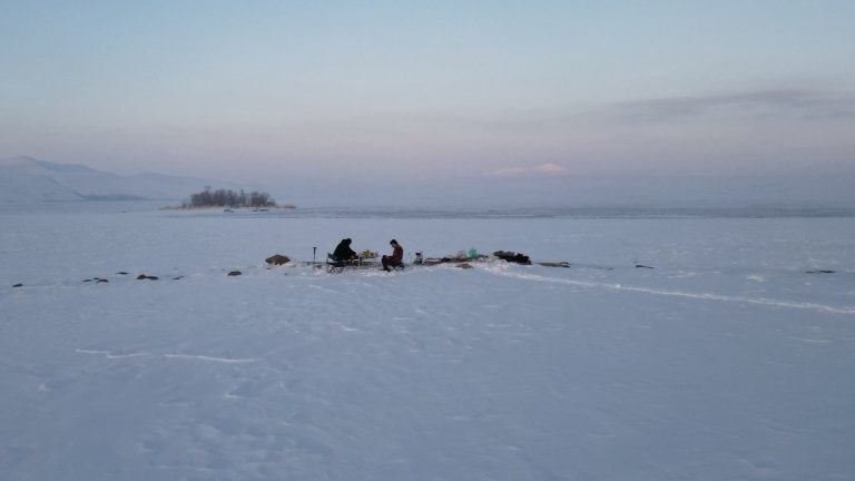 Bitlis’te tüm göller buz tuttu