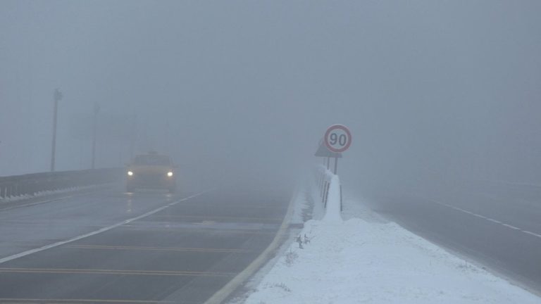 Bolu Dağı’nda sis sürücüleri zorluyor