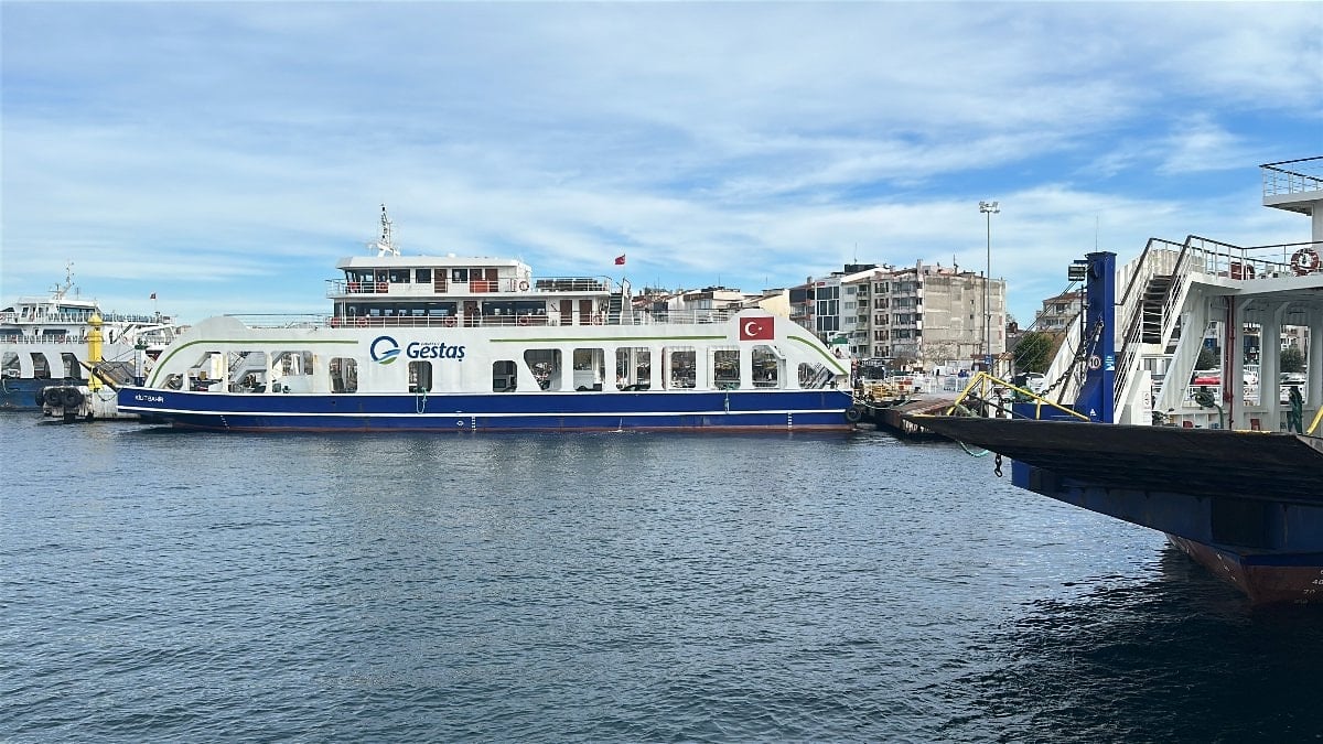 Bozcaada ve Gökçeada’ya hafta sonu tüm feribot seferleri iptal edildi