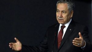 Bülent Arınç, AK Parti’ye geçen vekilleri eleştirdi: Ortada kul hakkı var