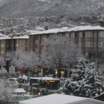 Bursa sabaha beyaz örtüyle uyandı