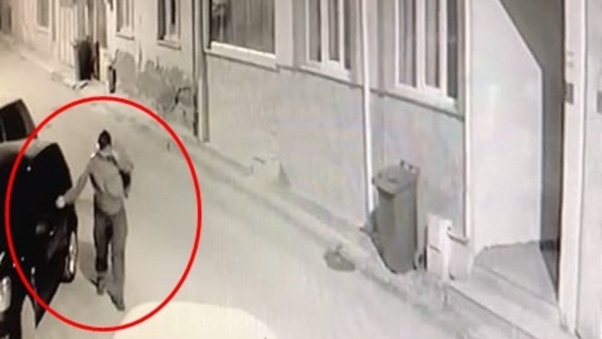 Bursa’da araçlara kesici aletle zarar verdi