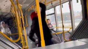 Bursa’da halk otobüsünde yer verme tartışması kavgaya dönüştü