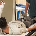 Bursa’da kırılan cam ile bileği kesilen genç ağır yaralandı