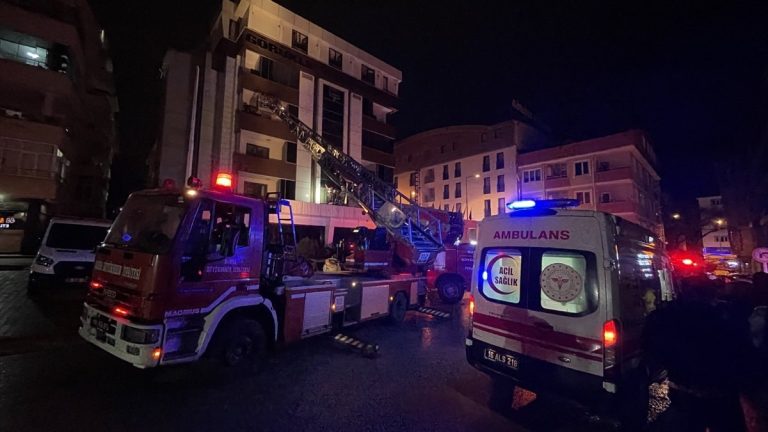 Bursa’da otelde çıkan yangında 8 kişi dumandan etkilendi