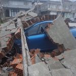 Bursa’da saatte 105,5 kilometreyi bulan fırtına hasara yol açtı