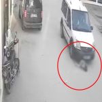 Bursa’da yola fırlayan çocuk ölümden döndü