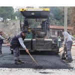 Büyükşehir Belediyesi’nden Finike’ye asfalt desteği