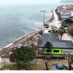 Büyükşehir’den Ulaşlı sahiline dalga kırıcı set