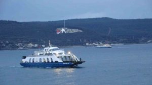 Çanakkale Boğazı’nda gemi trafiğine fırtına engeli