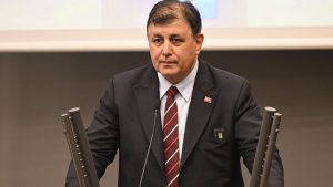 Cemil Tugay: AK Parti’ye geçersem eşim boşarım dedi