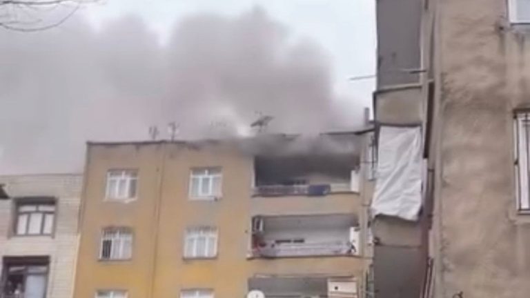 Diyarbakır’da 7 katlı apartmanda yangın