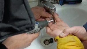 Diyarbakır’da parmağı metal paraya sıkışan çocuğa itfaiye yetişti