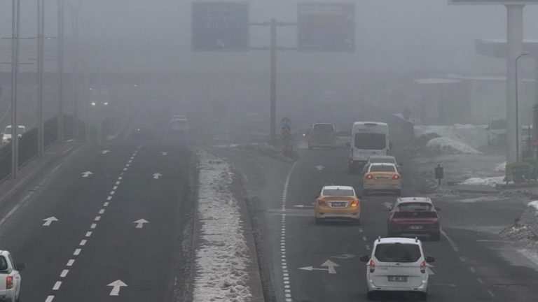 Diyarbakır’da sis etkili oluyor