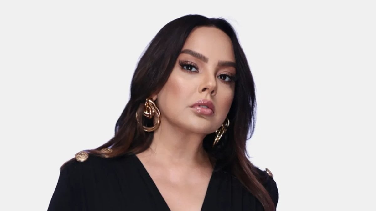 Ebru Gündeş’ten İran paylaşımı