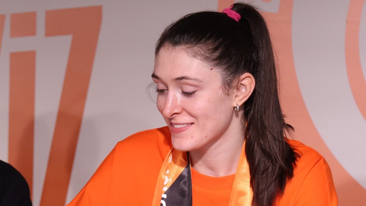 Eczacıbaşı, Dana Rettke’nin sözleşmesini uzattı