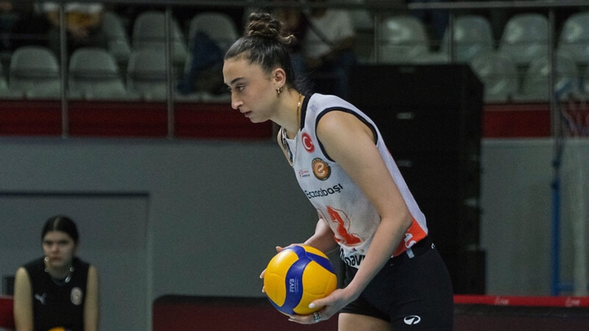 Eczacıbaşı, Elif Şahin’in sözleşmesini uzattı