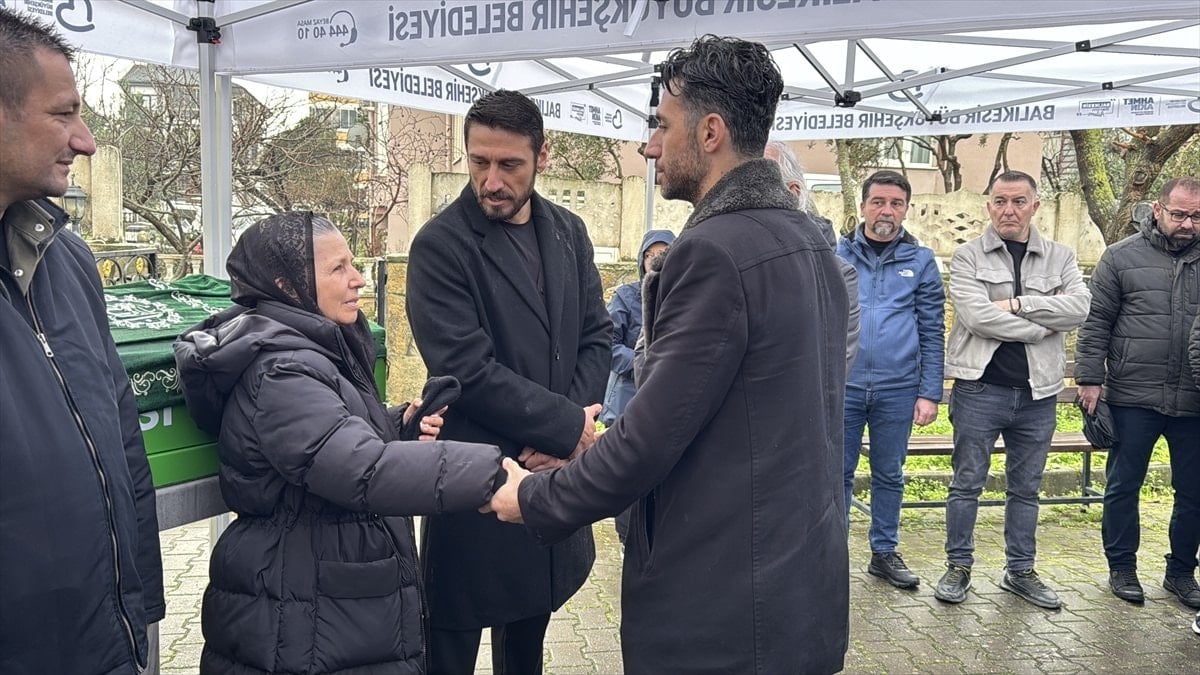 Egemen Korkmaz’ın babasının cenazesi Balıkesir’de defnedildi