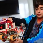 Elazığ’da 12 yaşındaki Selçuk atık melzemelerle traktör üretti