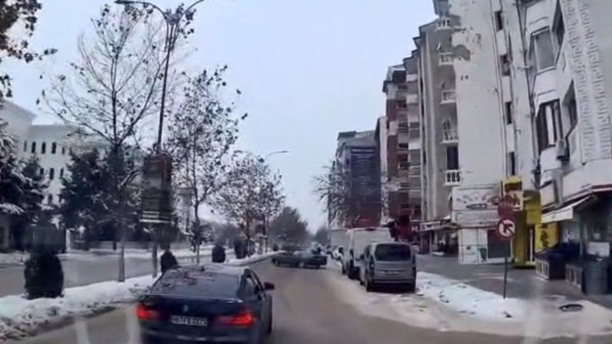 Elazığ’da drift tehlikesi: Akan trafikte ölümle burun buruna