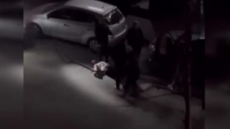 Esenyurt’ta sokak kavgası kamerada