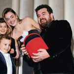 Eser Yenenler kedinin üzerine oturdu! Berfu Yenenler paylaştı