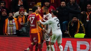Eski hakemler, Galatasaray-Gaziantep maçının tartışmalı pozisyonlarını değerlendirdi