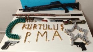 Eskişehir’de çarptığı vatandaşı tehdit eden şahsın iş yerinden cephanelik çıktı