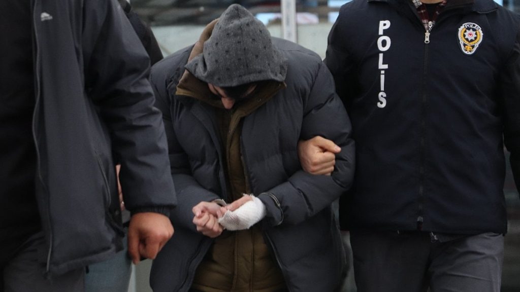 Eskişehir’de üvey babasını bıçakla ağır yaralayan şahıs tutuklandı