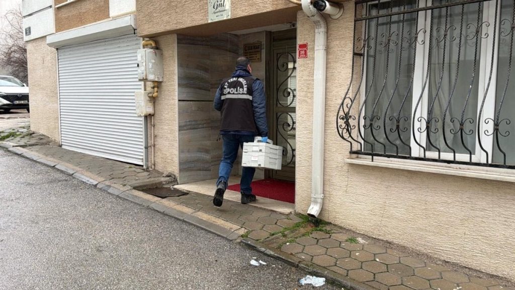 Eskişehir’de yalnız yaşadığı evinde ölü bulundu