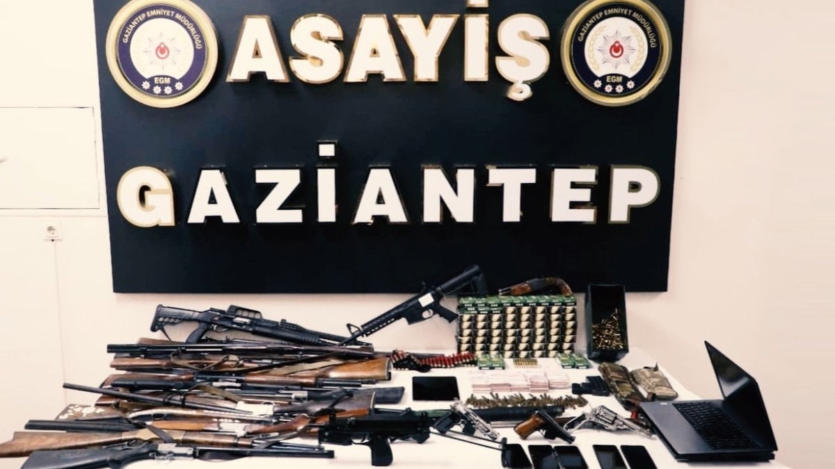 Gaziantep’te dolandırıcılara büyük operasyon: 25 ruhsatsız silah ele geçirildi