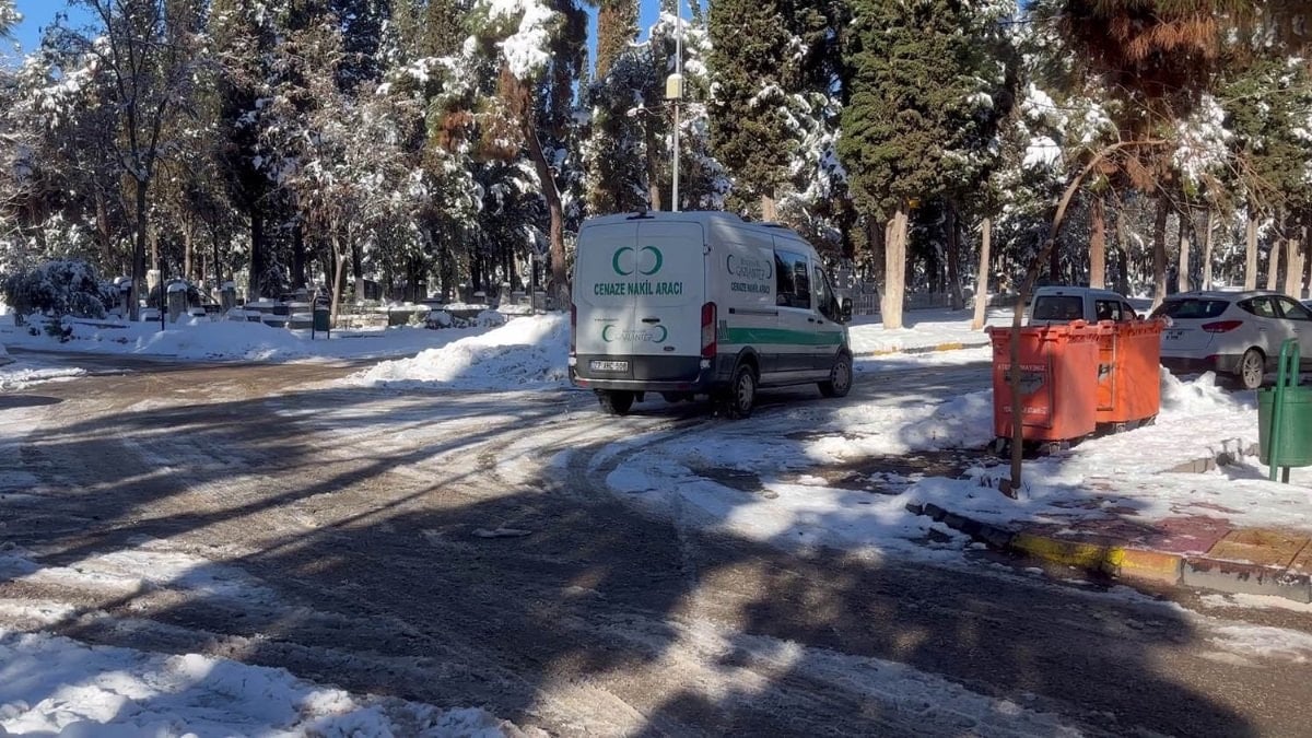 Gaziantep’te yem karma makinesine düşen işçi hayatını kaybetti